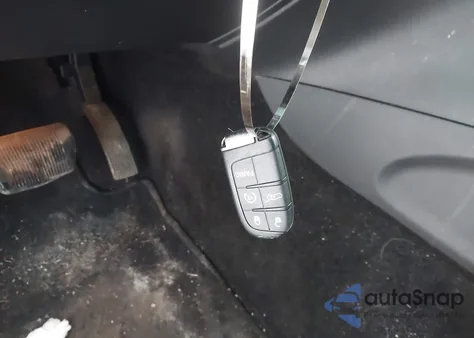 2015 Jeep Grand Cherokee Altitude z USA, uszkodzony, nr VIN 1C4RJFAG3FC756982